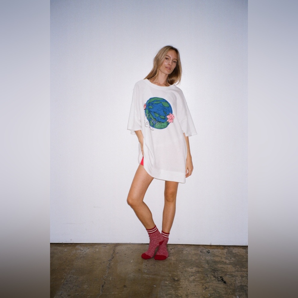 NWOT Free People x Kids Worldwide Try Your Best Sleep Tee Oversized Graphic - Picture 5 of 9